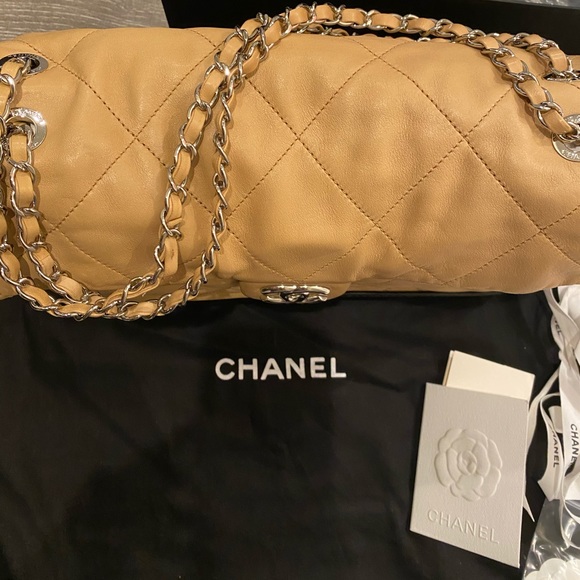 PRISTINE💯CHANEL GORGEOUS QUILTED LAMBSKIN MAXI FLAP BAG W/ORGANIZER - Picture 3 of 16